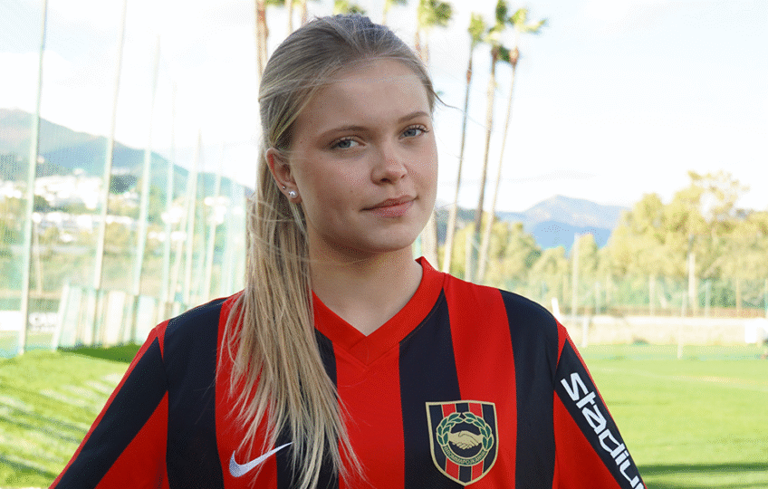 DAM: Leah Hellqvist skriver A-lagskontrakt